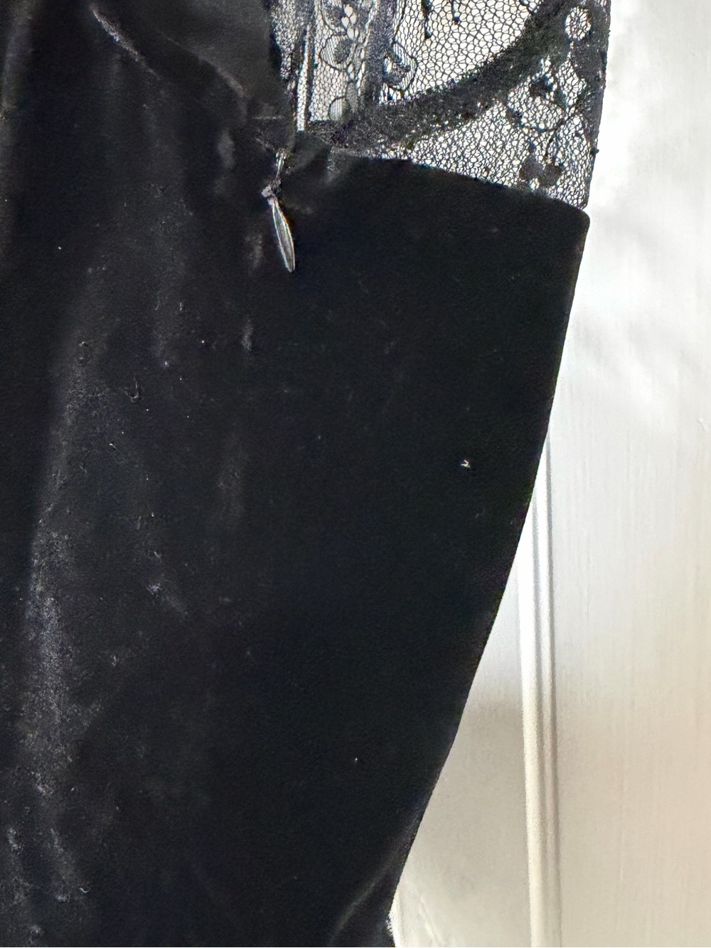 NWOT Vici Black Lace Velvet Peplum Blouse-L - Picture 8 of 9